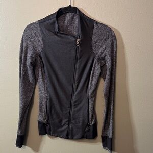 Lululemon Emerge Renewed Jacket
Giant Herringbone Black Heathered jacket. Size4